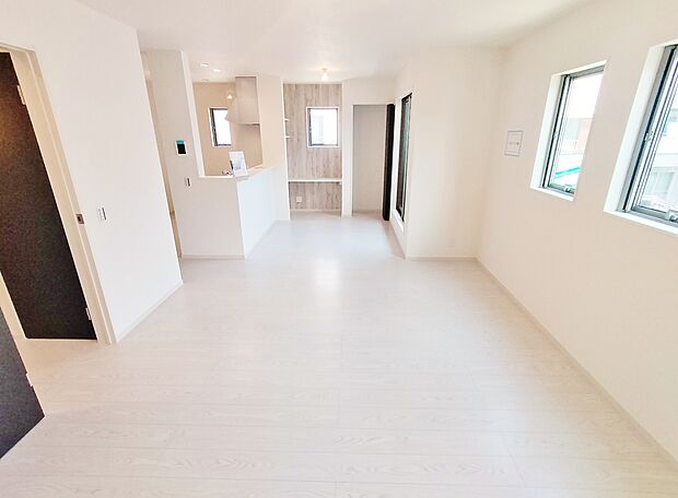 プライバシーに配慮した2階リビング設計。