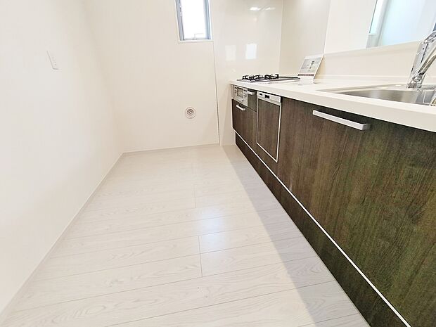 寛ぐ方とお料理をされる方の一体感を重視した設計のキッチン。