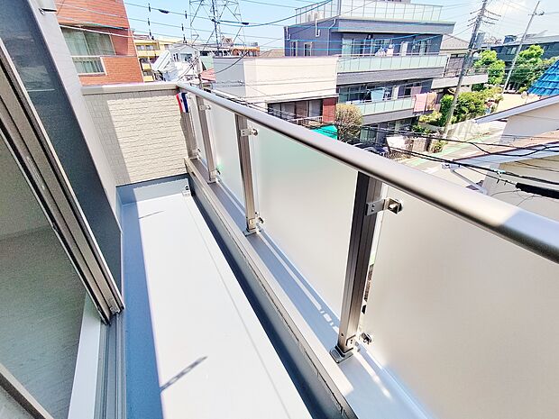 通風・採光にも優れ、心地よい光と風があふれています。