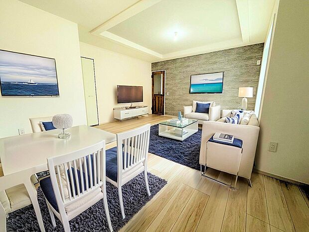 豊かな光と風を運んでくれるわが家自慢の場所。※現況の物件写真に、ＣＧによる画像処理がされています。