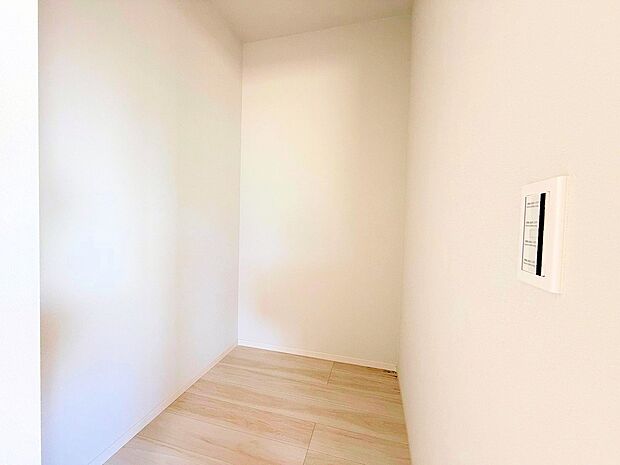 沢山の衣類や小物もたっぷり収納できます。