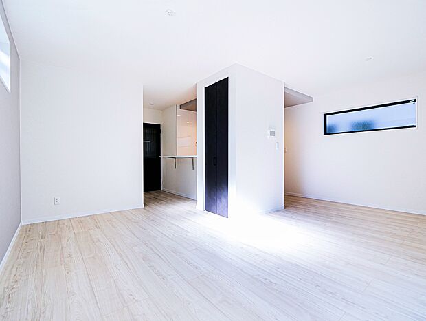 17．5帖のLDKは家族のコミュニケーション動線に配慮したリビングイン階段を採用しました。