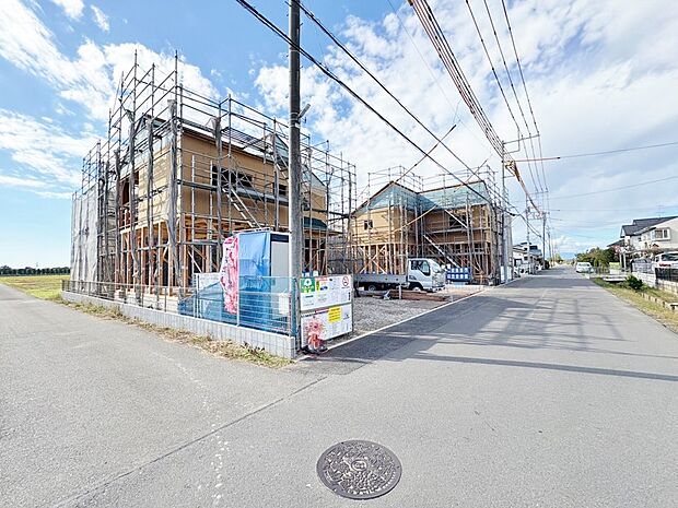 ワンランク上の装いで訪問された方を迎えます。(令和7年11月 撮影)