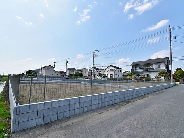 周辺とのコラボレーションにより統一感を演出。(令和7年5月 撮影)