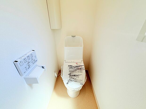 白を基調に飽きのこない空間は、質感豊かな仕上がりです。