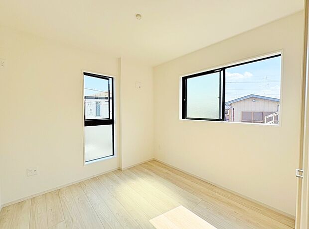 2階は全居室二面採光の間取りです。