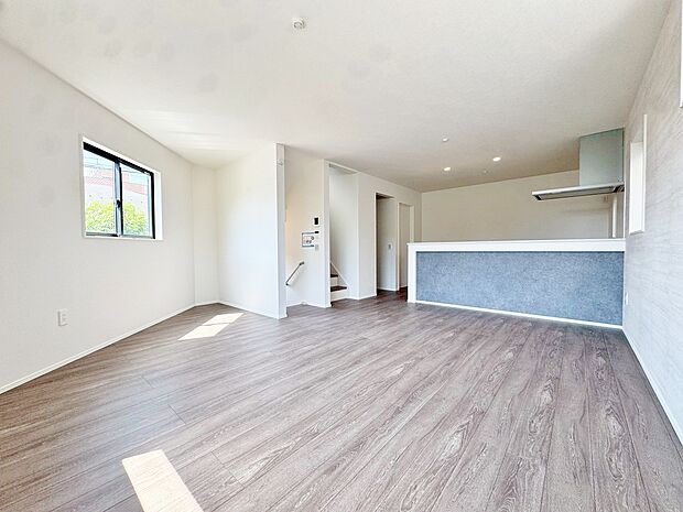 19.3帖の開放感あふれる空間。私達らしい等身大の暮らし、過ごす時を楽しむ場所。