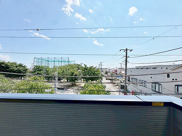 通風・採光にも優れ、心地よい光と風があふれています。