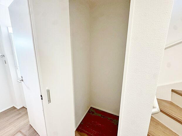 各所に機能的な収納を豊富に設けました。