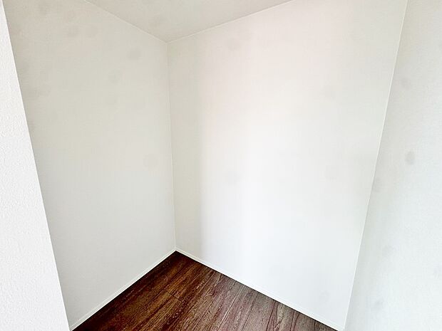 季節別に衣類を保管できるＷＩＣなら、面倒な衣替えの手間も省けます。