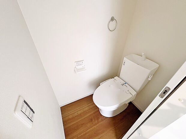 白を基調としたシンプルながらも落ち着くデザイン。