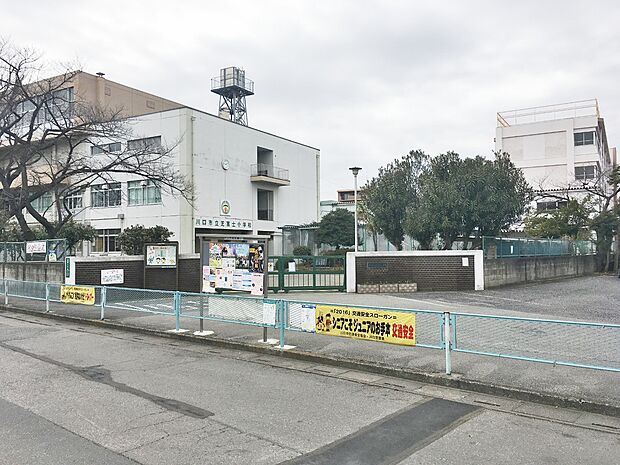 芝富士小学校まで約190m