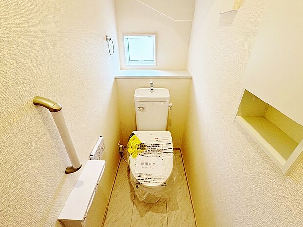 各階にトイレを設置しております。