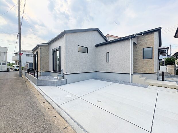 閑静な住宅街に佇む敷地面積49坪の平屋建てのお住まいです。