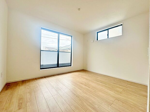 9.2帖の主寝室です。WIC付きで収納充実。