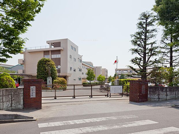 篠津小学校まで約1600m