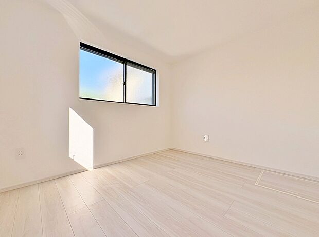 季節ごとに壁飾りや家具の配置を変えて楽しんでみませんか。