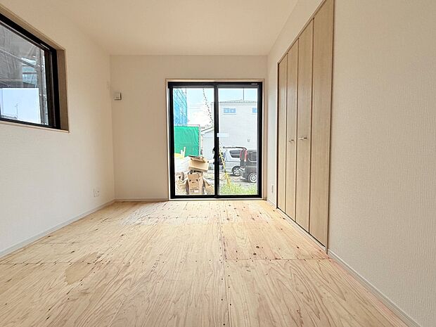 実用的な続き間和室は多用途にお使いいただけます。(令和7年8月 撮影)