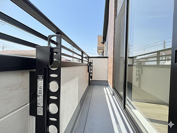 バルコニーを2ヶ所設け、洗濯物が多い日も安心です。