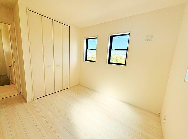 心から寛げる寝室で心地よいひと時を楽しめます。