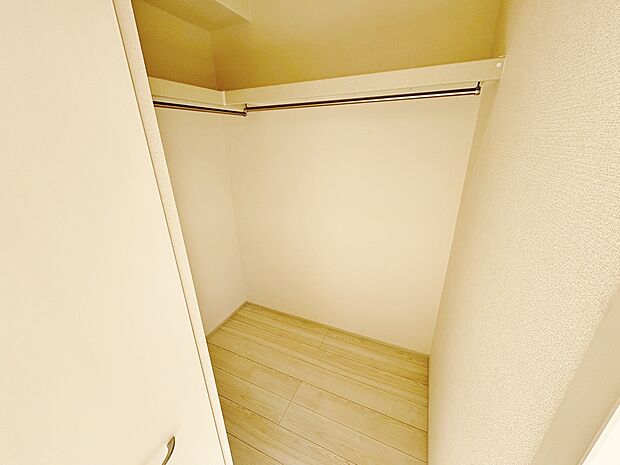 ＷＩＣ付きの主寝室なら、慌ただしい朝の身支度もスムーズに行えます。