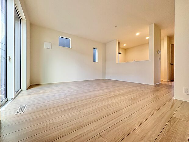 自然と家族のコミュニケーションが生まれるリビングイン階段を採用しました。