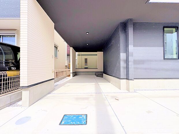 雨風から守るだけでなく、防犯面でも安心のビルトインガレージ。