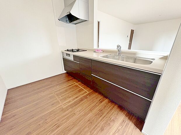 コミュニケーションを楽しめる対面式キッチンなら会話も弾みそう。