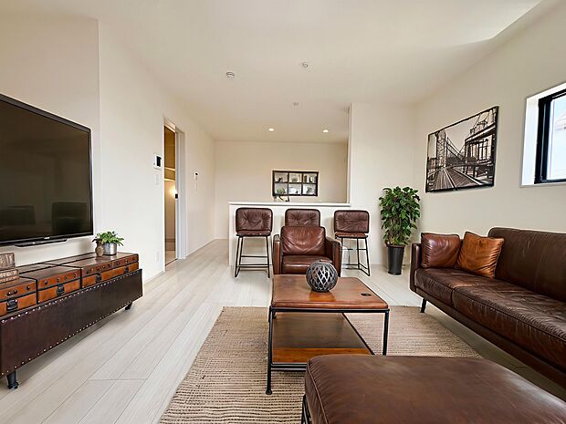 プライバシーに配慮した2階リビング設計。※現況の物件写真にＣＧによる画像処理がされています