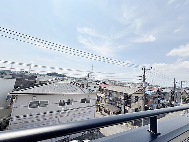 通風・採光にも優れ、心地よい光と風があふれています。