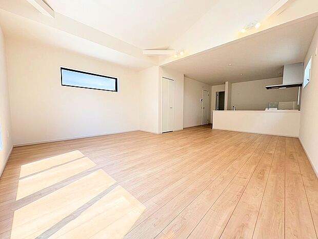 プライバシーに配慮した2階リビング設計。