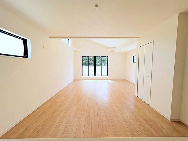 ご家族が自然と集まる空間を設計から実現しました。