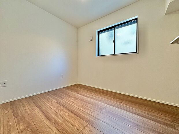 季節ごとに壁飾りや家具の配置を変えて楽しんでみませんか。