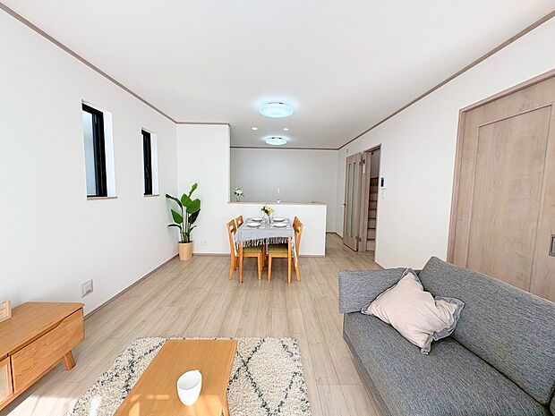 わが家を訪れる誰もが、ここでは声が一段と弾む。