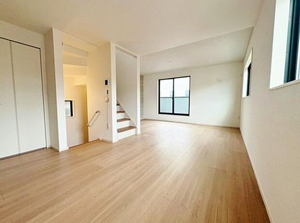 自然と家族のコミュニケーションが生まれるリビングイン階段。