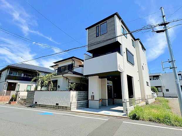 ビルトインガレージを採用しました。