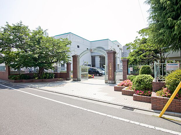 さいたま市立岸中学校まで約550m