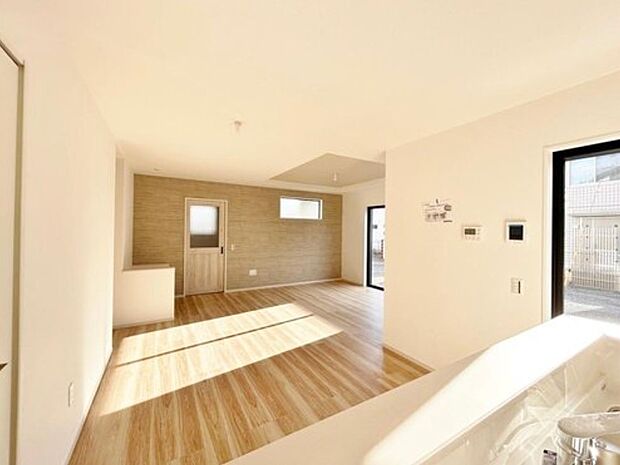 キッチンそばに水回りを集約した家事効率の良い間取り。