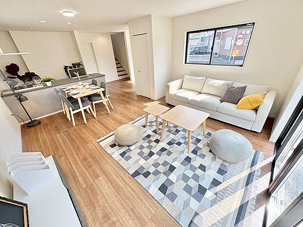 ドアを開けた瞬間、そのきらびやかさに感動する空間。