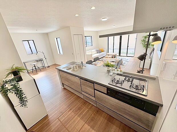 明るく開放的な空間が広がる、キッチン・ダイニング・リビング。