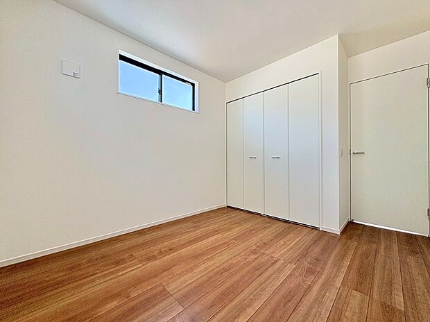 季節ごとに壁飾りや家具の配置を変えて楽しんでみませんか。