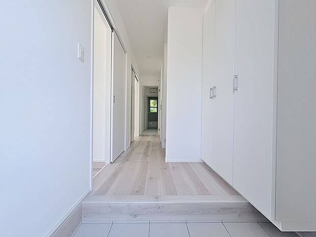 シンプルな清潔感の中にも少しのお洒落感が欲しいものです。