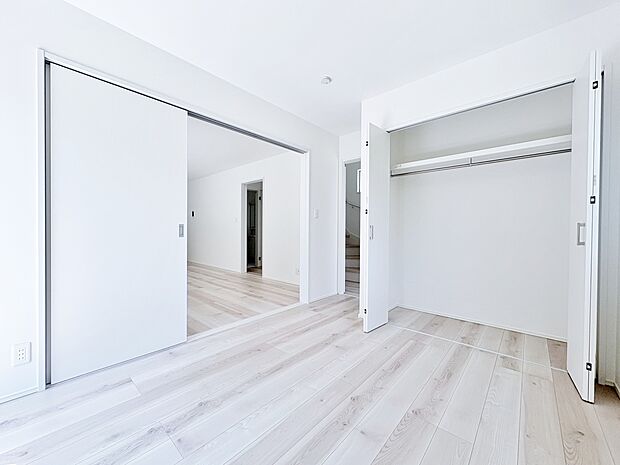 シンプルで品のある続き間居室を備えています。