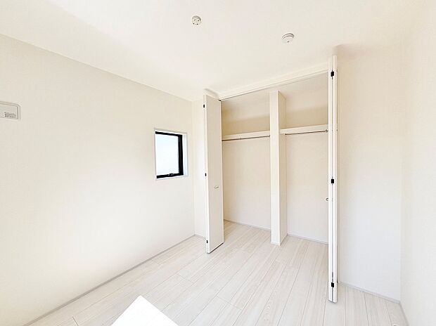 機能的な収納を配置して、片付いた空間を維持できそう。