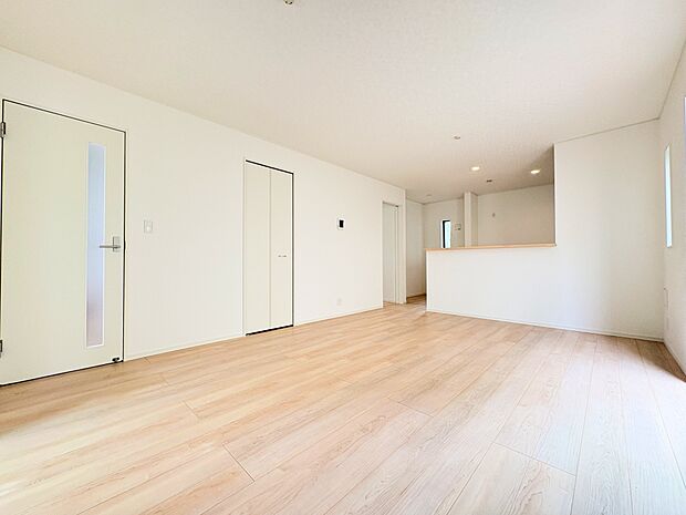 会話が弾む対面式キッチンを採用した16．5帖のＬＤＫです。