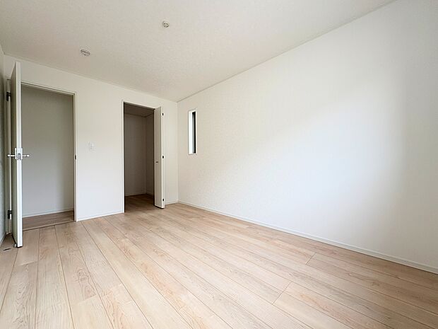 ＷＩＣ付きの主寝室なら、慌ただしい朝の身支度もスムーズに行えます。