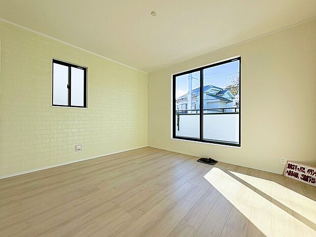 季節ごとに壁飾りや家具の配置を変えて楽しんでみませんか。