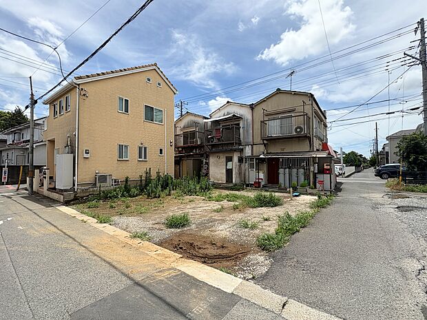 わが家を訪れる誰もが、ここでは声が一段と弾む。(令和7年7月 撮影)