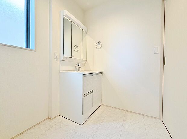 真っ白な空間が日常に心地よさをもたらします。