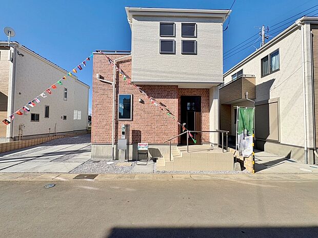 【2号棟】敷地面積は36坪の4LDKの間取りです。小学校まで徒歩1分で通学も安心です。